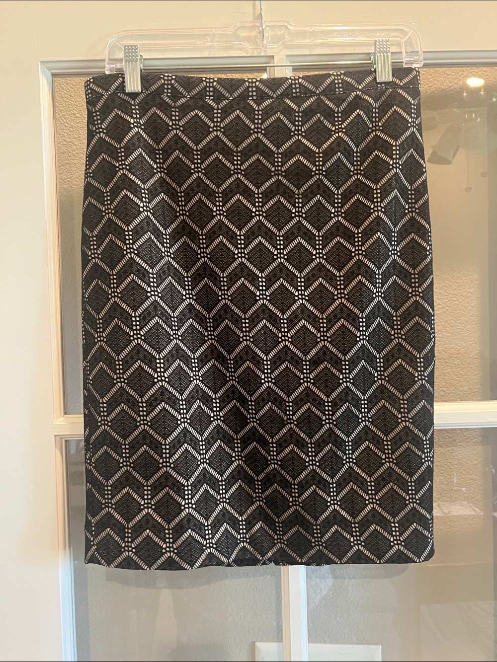 🎯 2/$5 The Limited Black & Cream Geometric Ponte Pencil Skirt Size 4